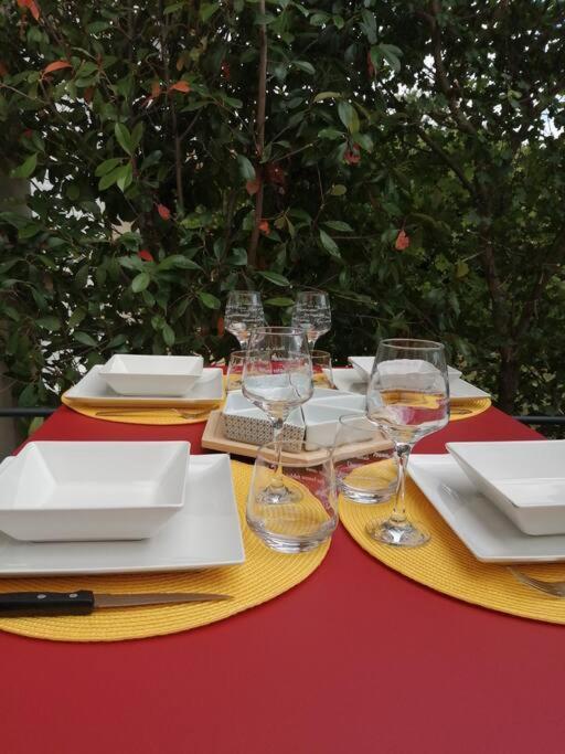 Le Soleil D Eugenie Appartement Dans Residence Avec Piscine Commune Pres De Carcassonne Olonzac ภายนอก รูปภาพ