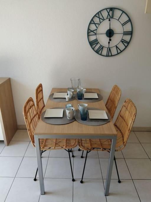 Le Soleil D Eugenie Appartement Dans Residence Avec Piscine Commune Pres De Carcassonne Olonzac ภายนอก รูปภาพ
